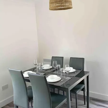 Modern Flat Near Train Station With Free Parking Apartment Cambridge Exterior photo